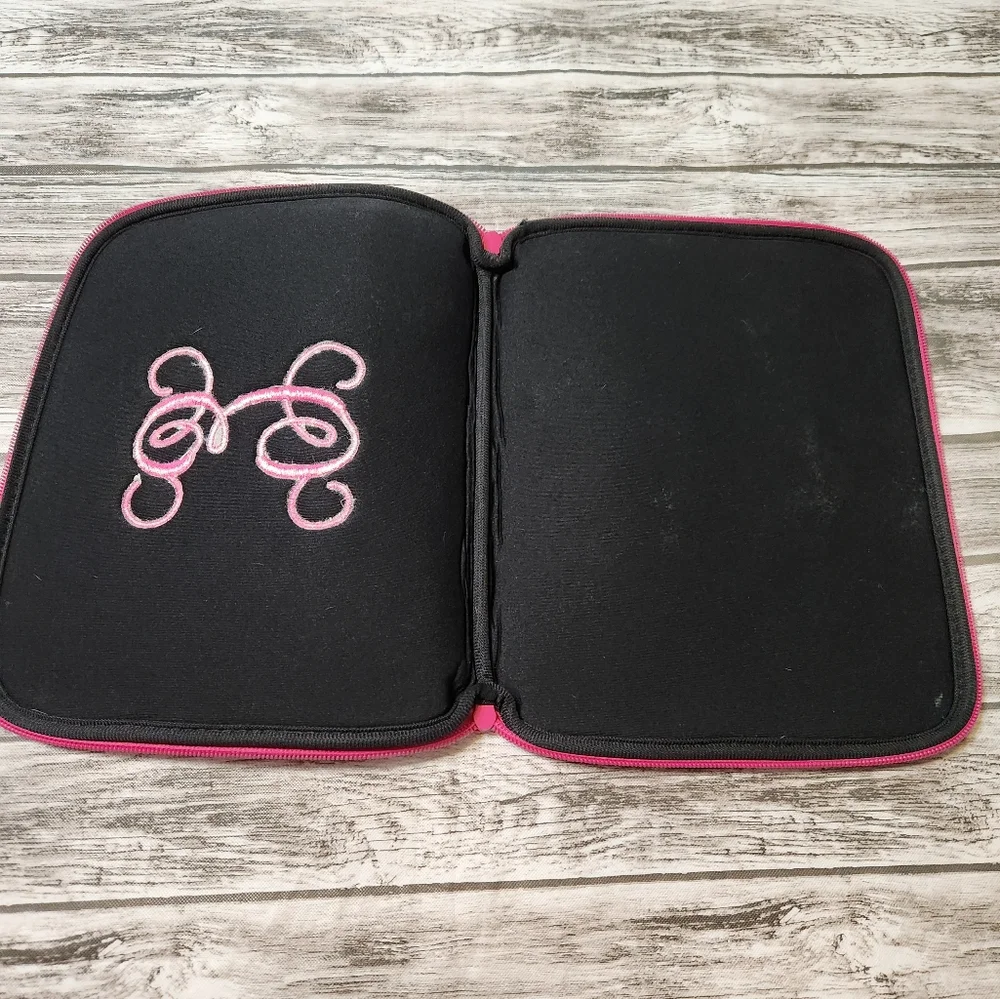 Tablet case with zipper- chevron pattern with E